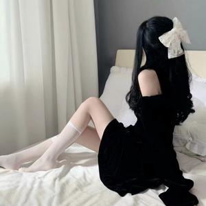 初中少女巨乳凸起图片
